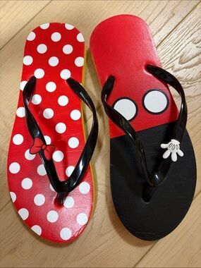 Disney Mickey & Minnie Flip Flops, sz M (US 7-8)